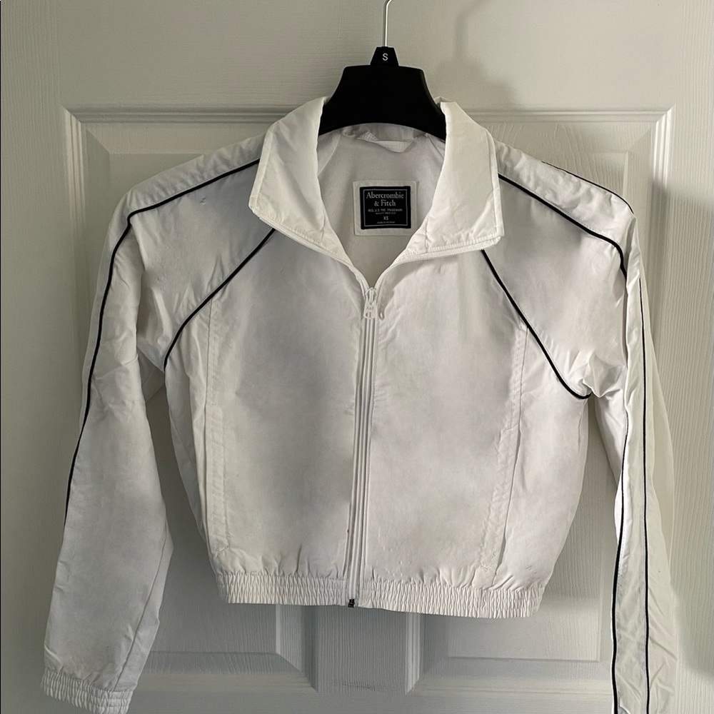 Abercrombie and Fitch bomber jacket cropped in Women XS